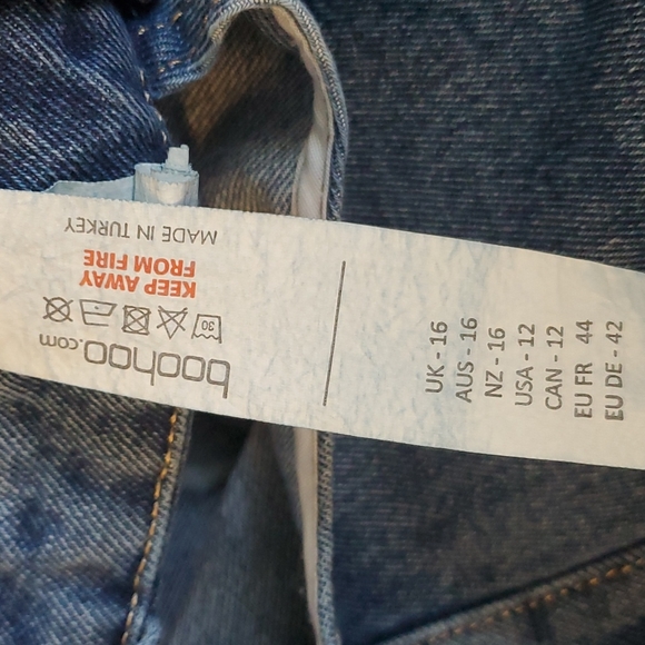 👖Boohoo Cut Out Denim shorts - Picture 9 of 10